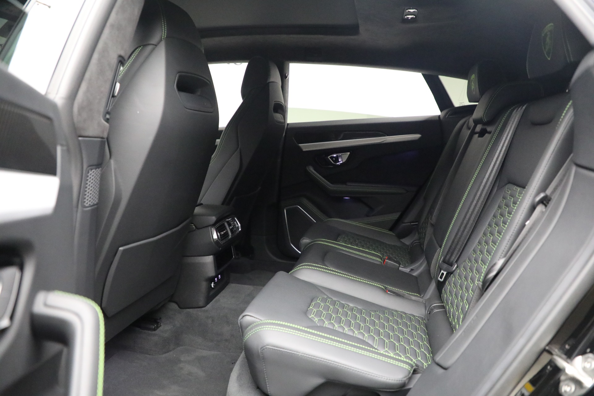 Used-2022-Lamborghini-Urus