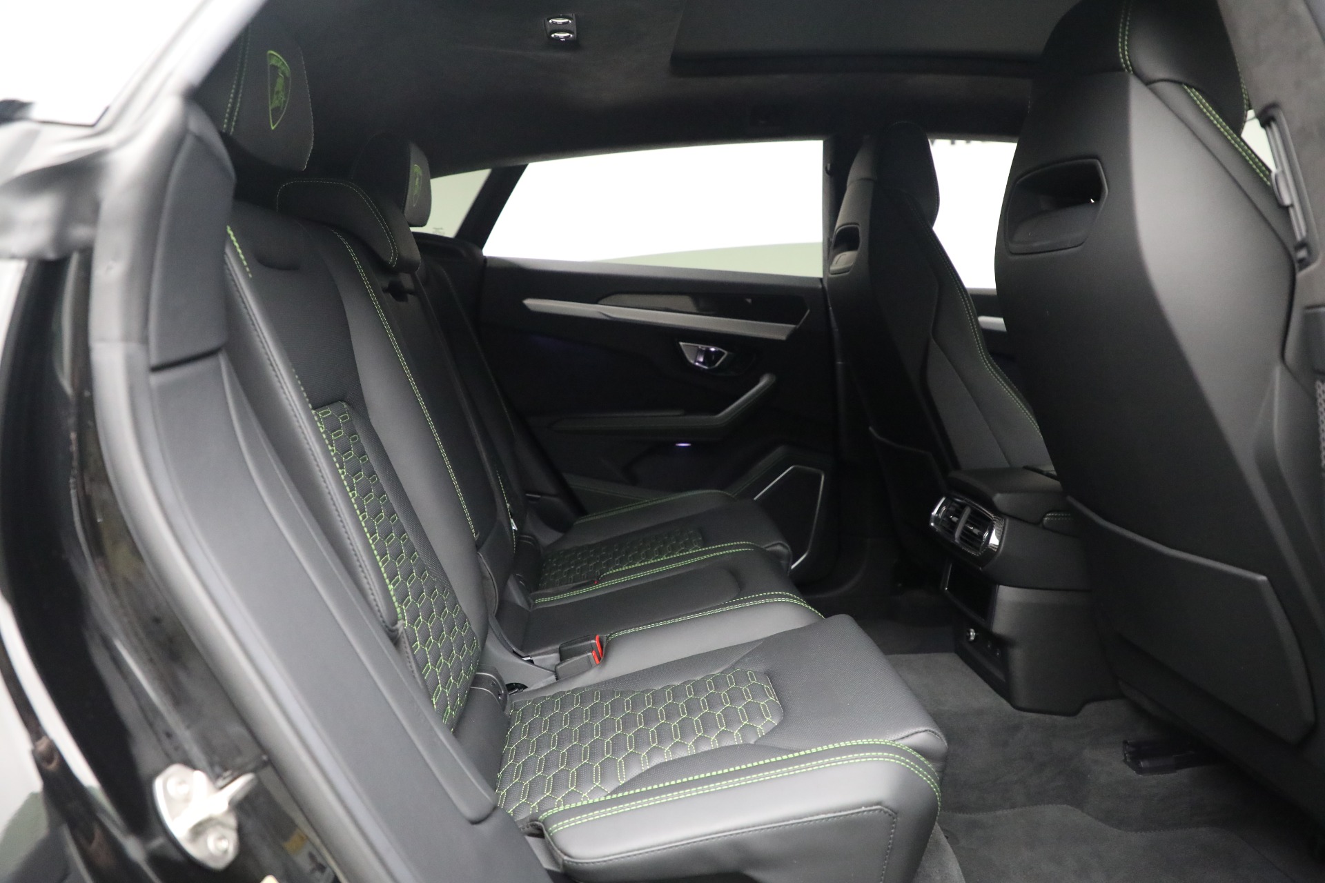 Used-2022-Lamborghini-Urus