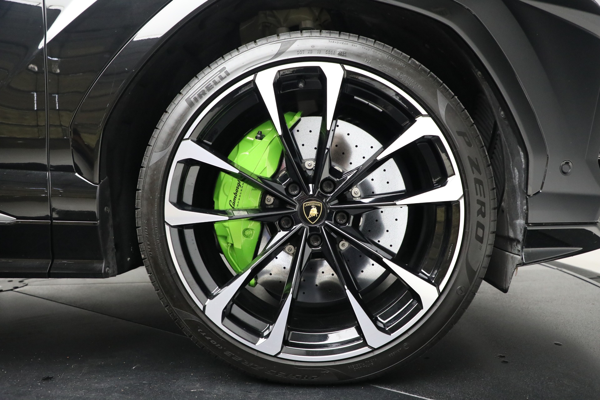 Used-2022-Lamborghini-Urus