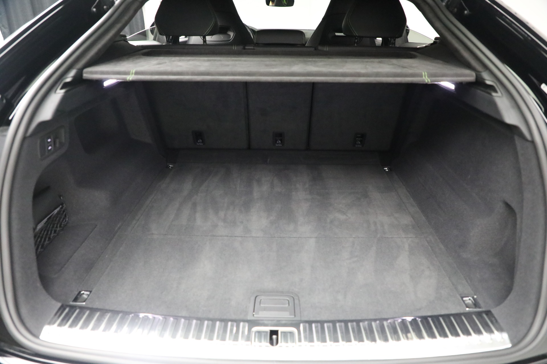 Used-2022-Lamborghini-Urus