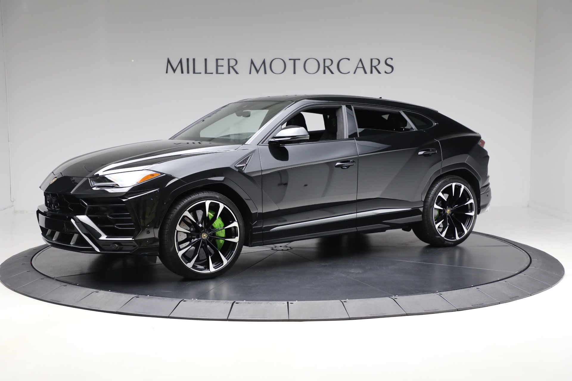 Used-2022-Lamborghini-Urus