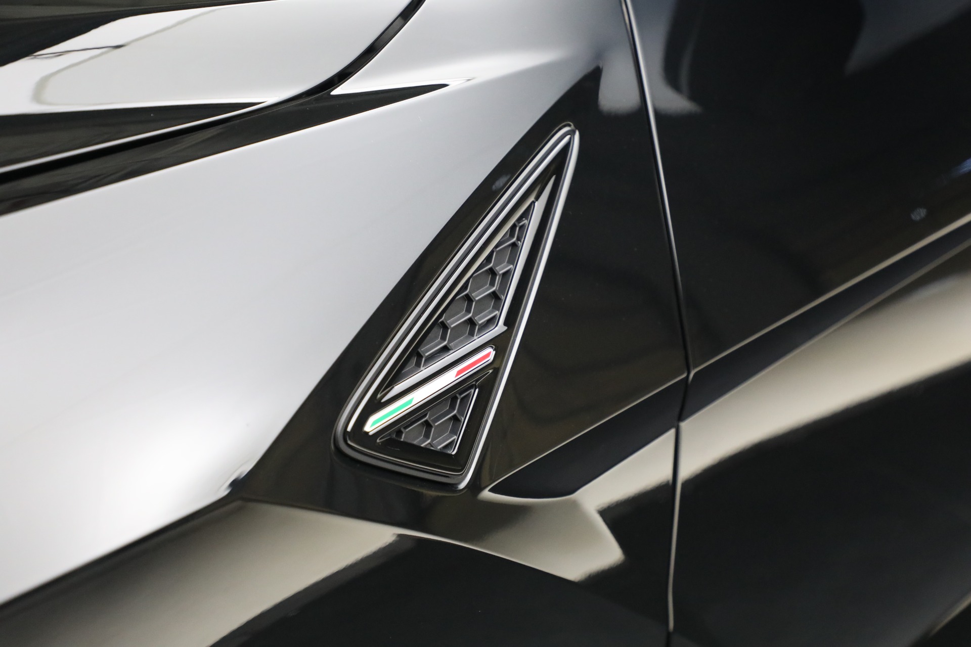 Used-2022-Lamborghini-Urus