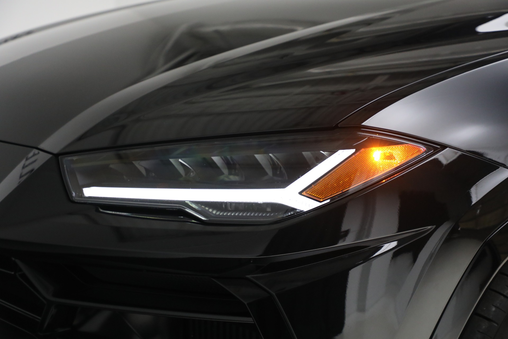 Used-2022-Lamborghini-Urus