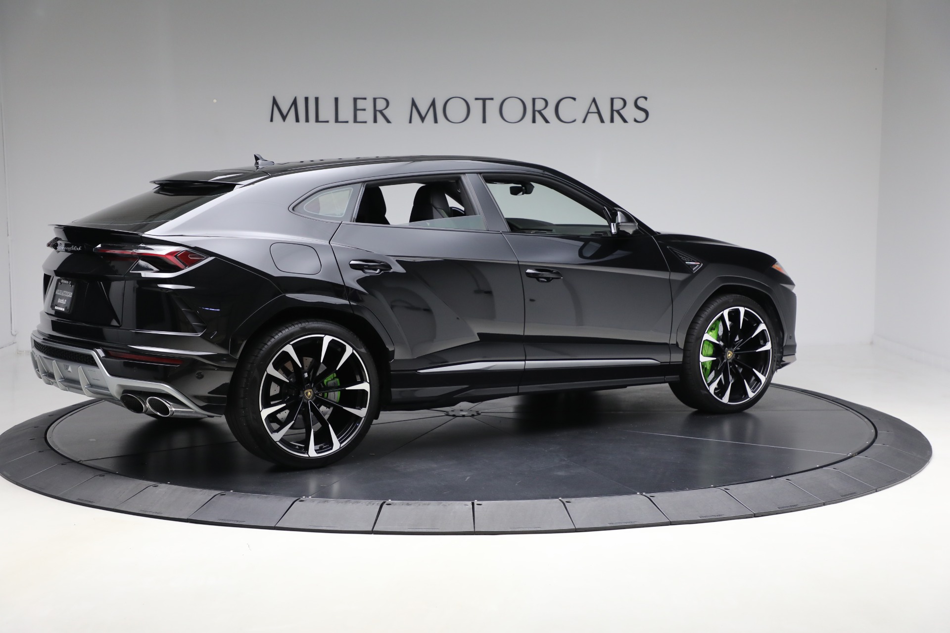 Used-2022-Lamborghini-Urus