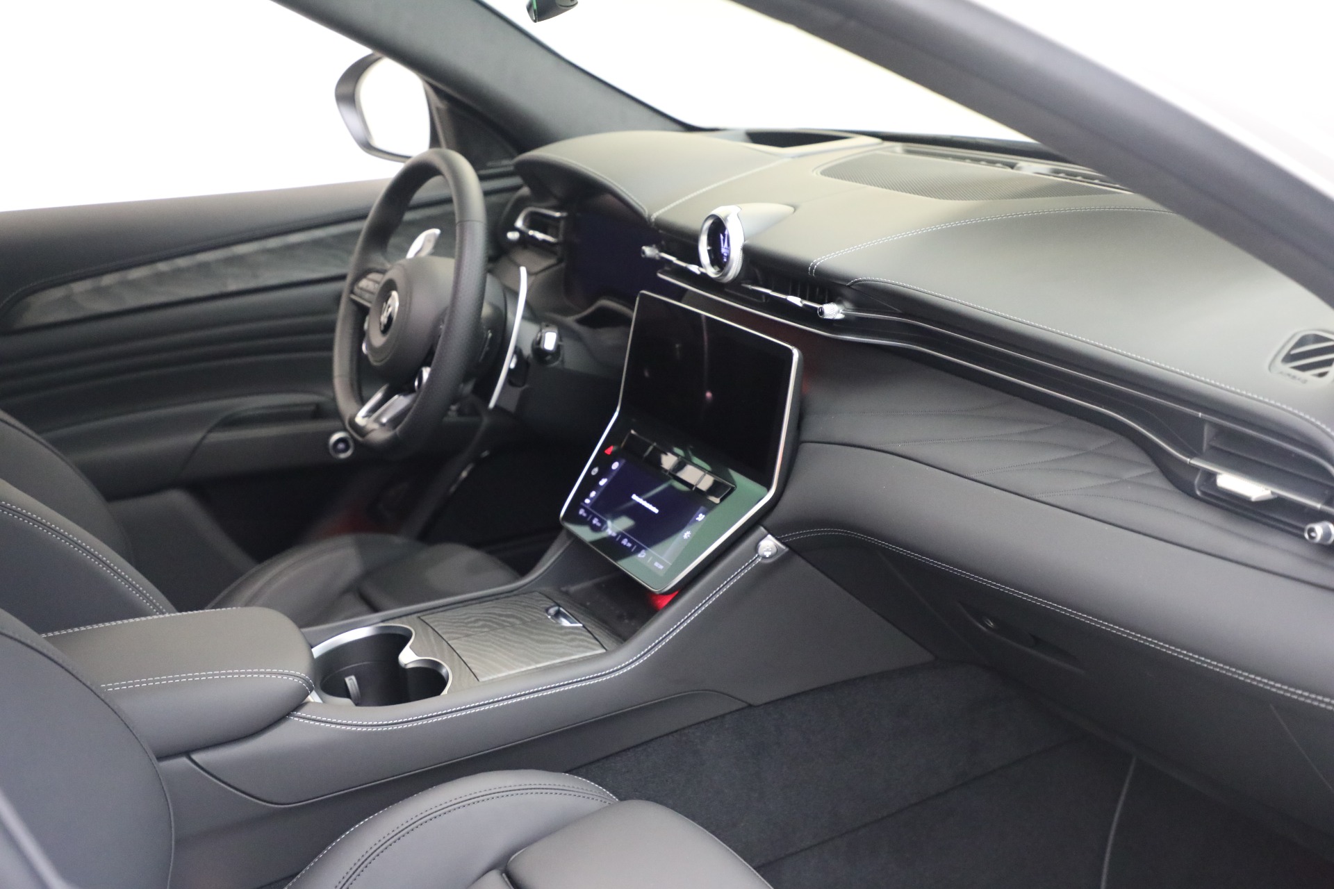 New-2025-Maserati-Grecale-Modena