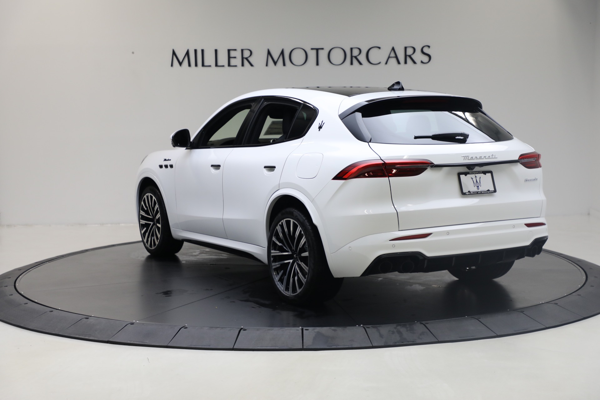 Used-2025-Maserati-Grecale-Modena