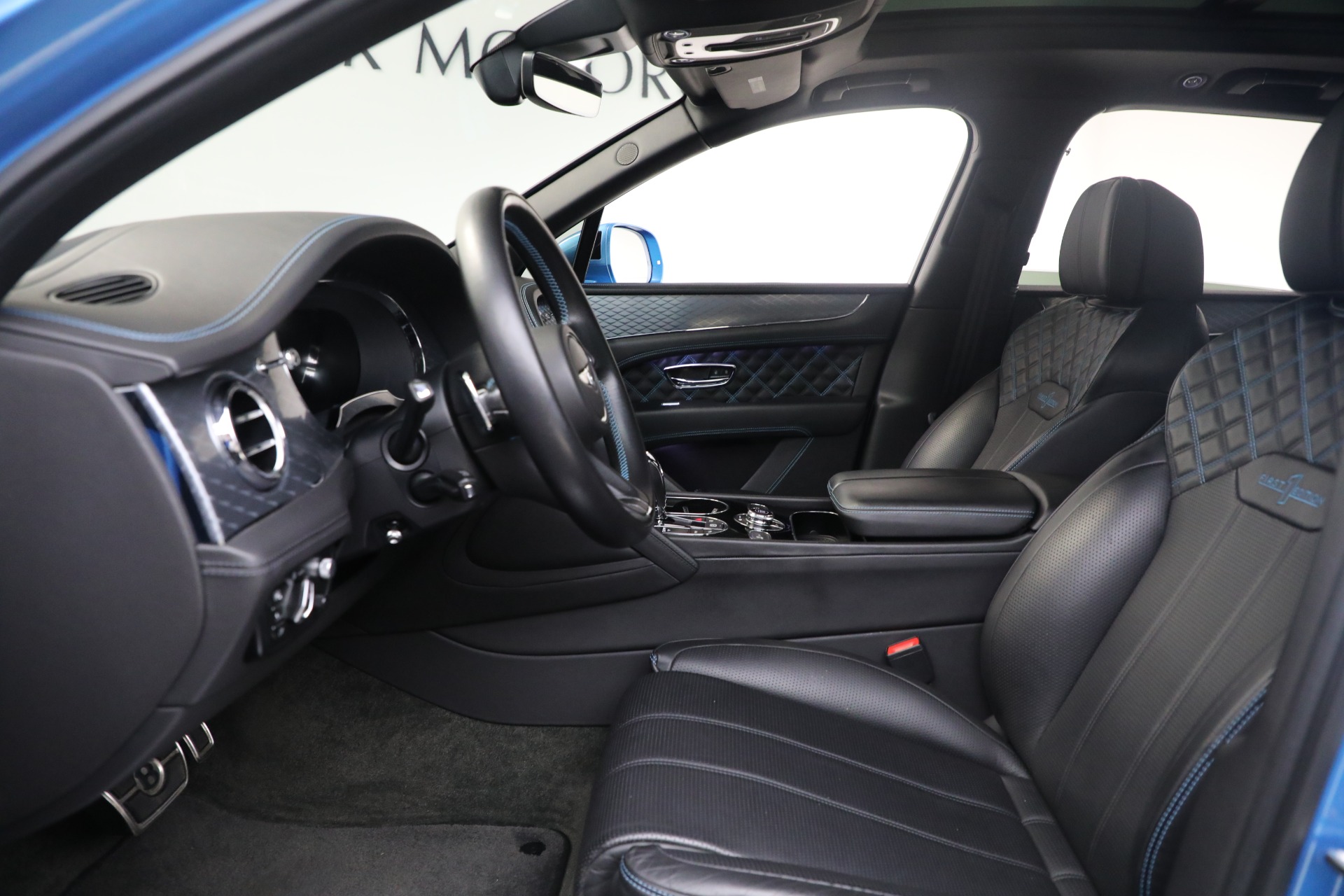 Used-2021-Bentley-Bentayga-V8