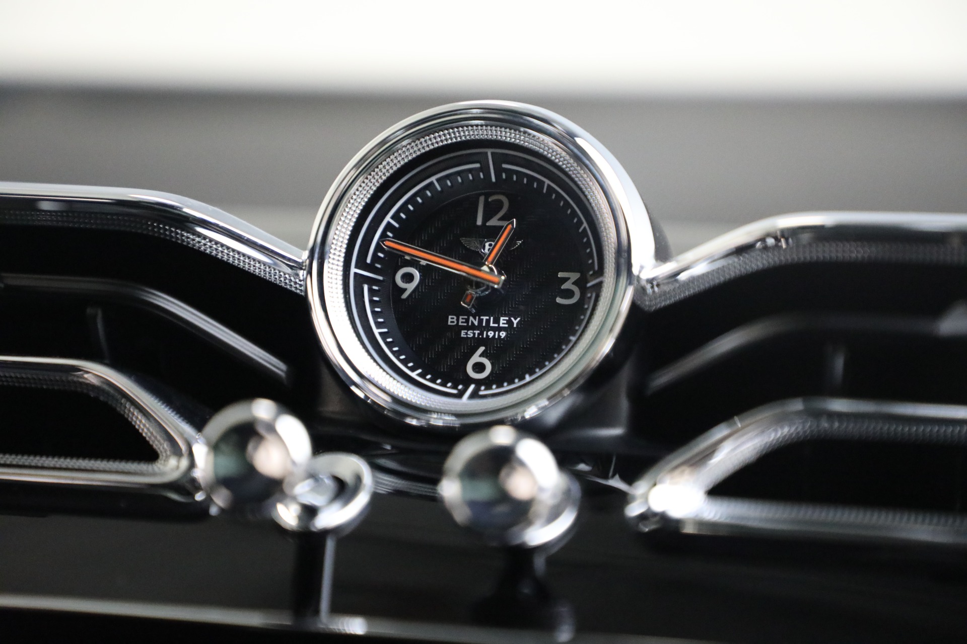 Used-2021-Bentley-Bentayga-V8