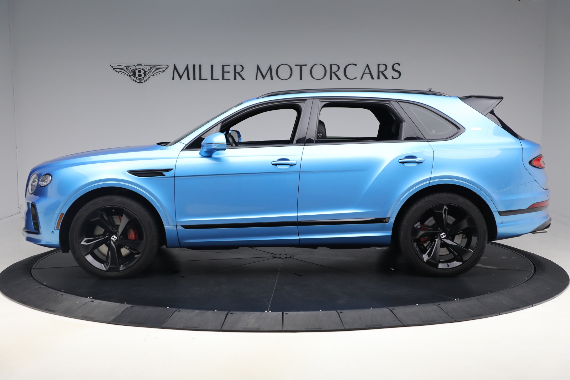 Used-2021-Bentley-Bentayga-V8