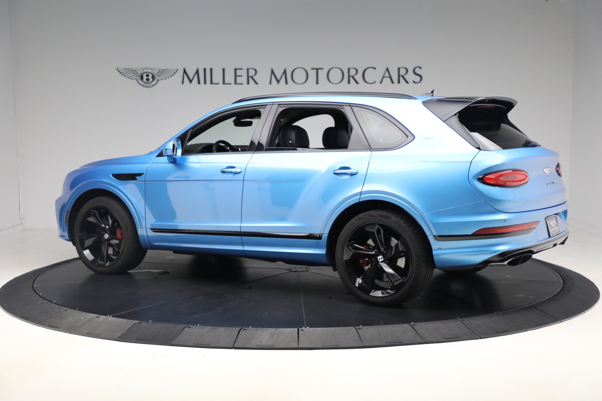 Used-2021-Bentley-Bentayga-V8