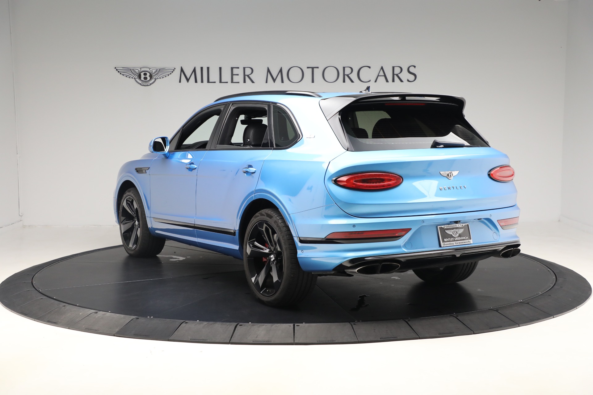 Used-2021-Bentley-Bentayga-V8