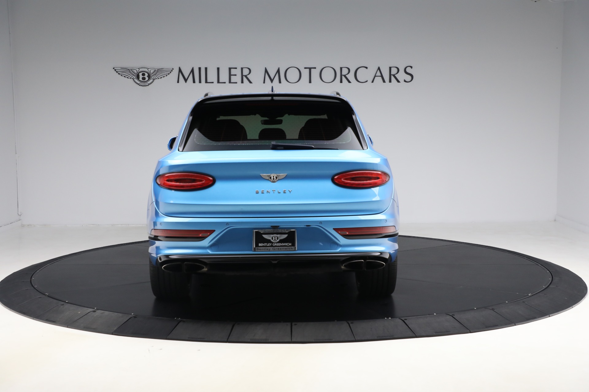 Used-2021-Bentley-Bentayga-V8