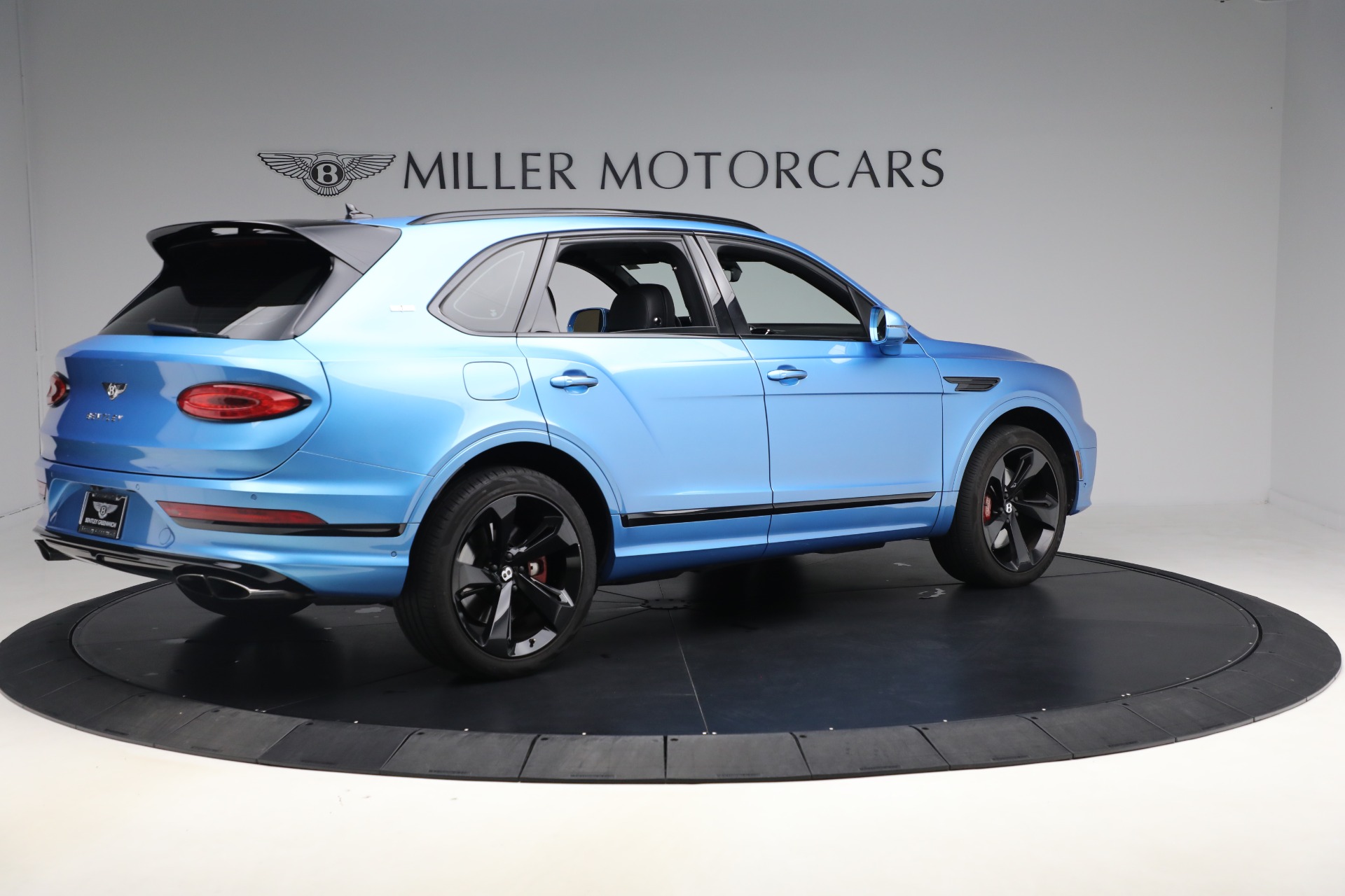 Used-2021-Bentley-Bentayga-V8