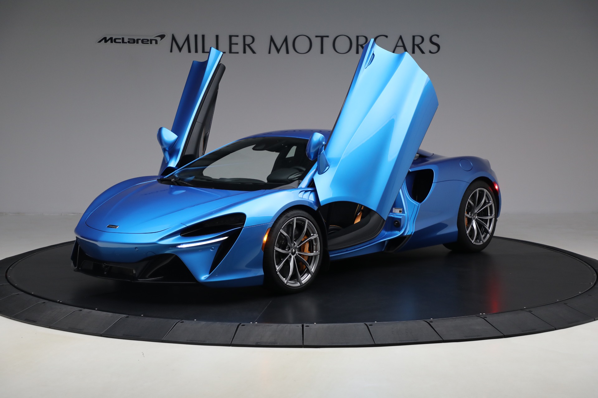 Used-2024-McLaren-Artura-Vision
