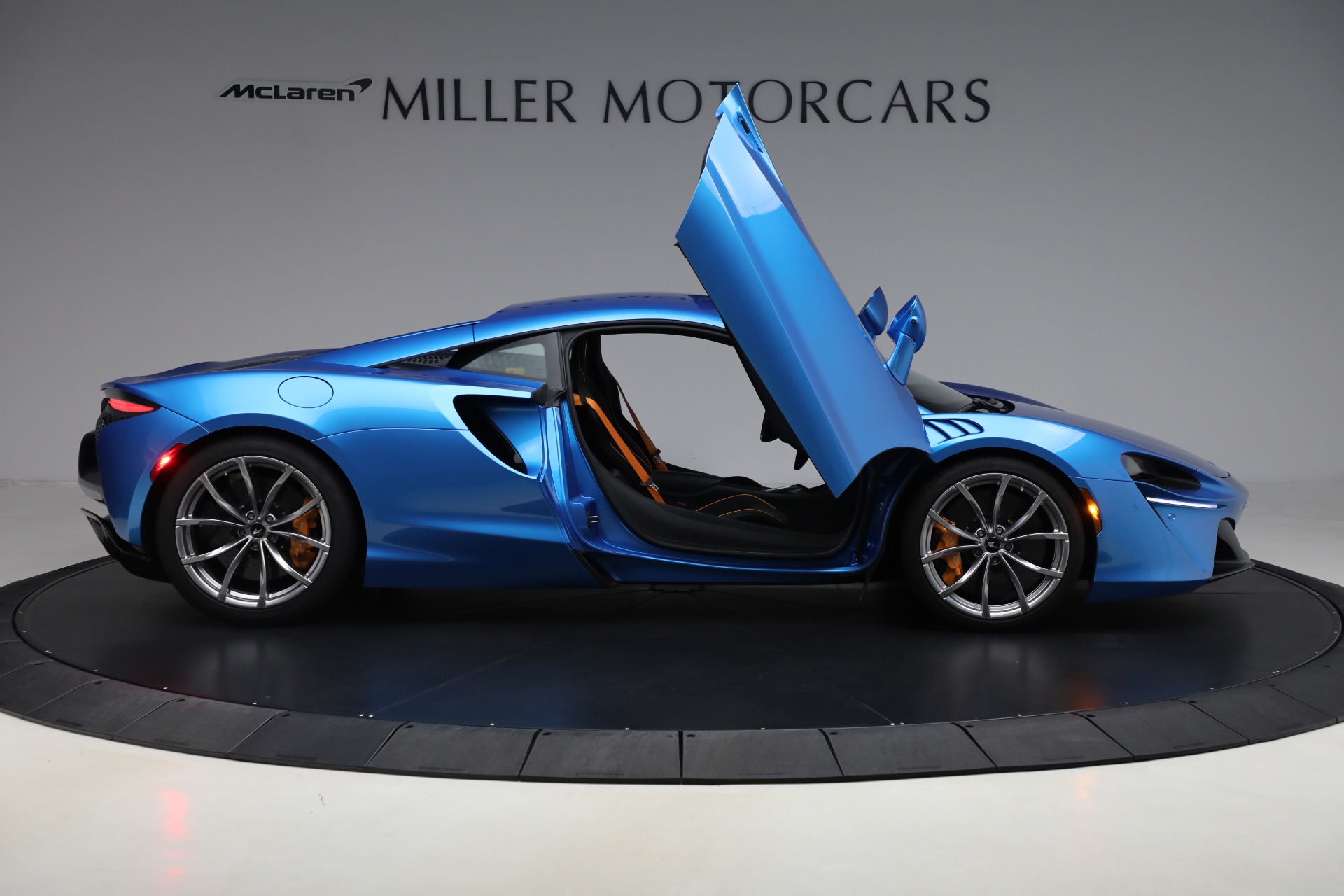 Used-2024-McLaren-Artura-Vision