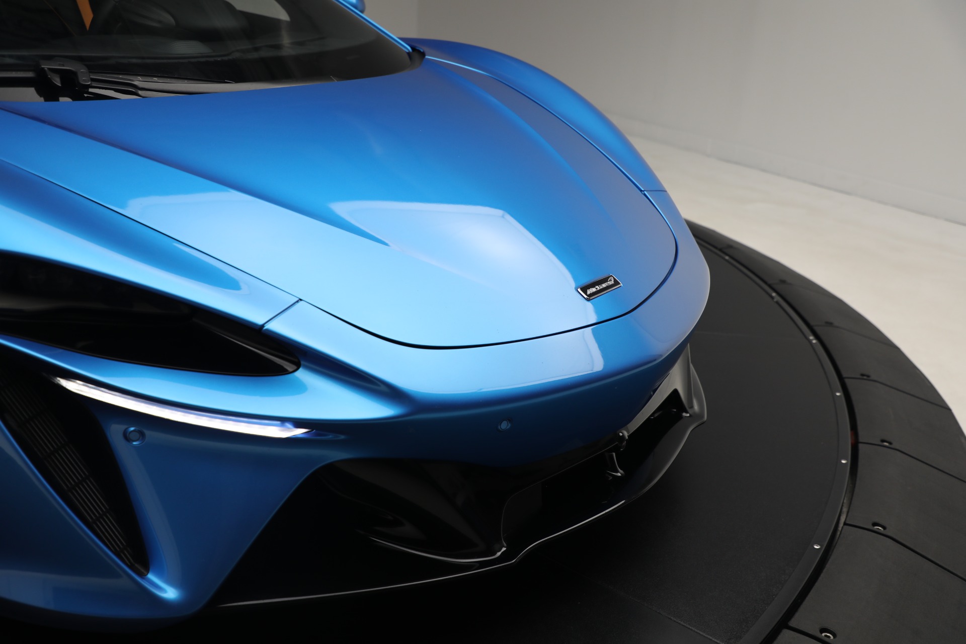 Used-2024-McLaren-Artura-Vision