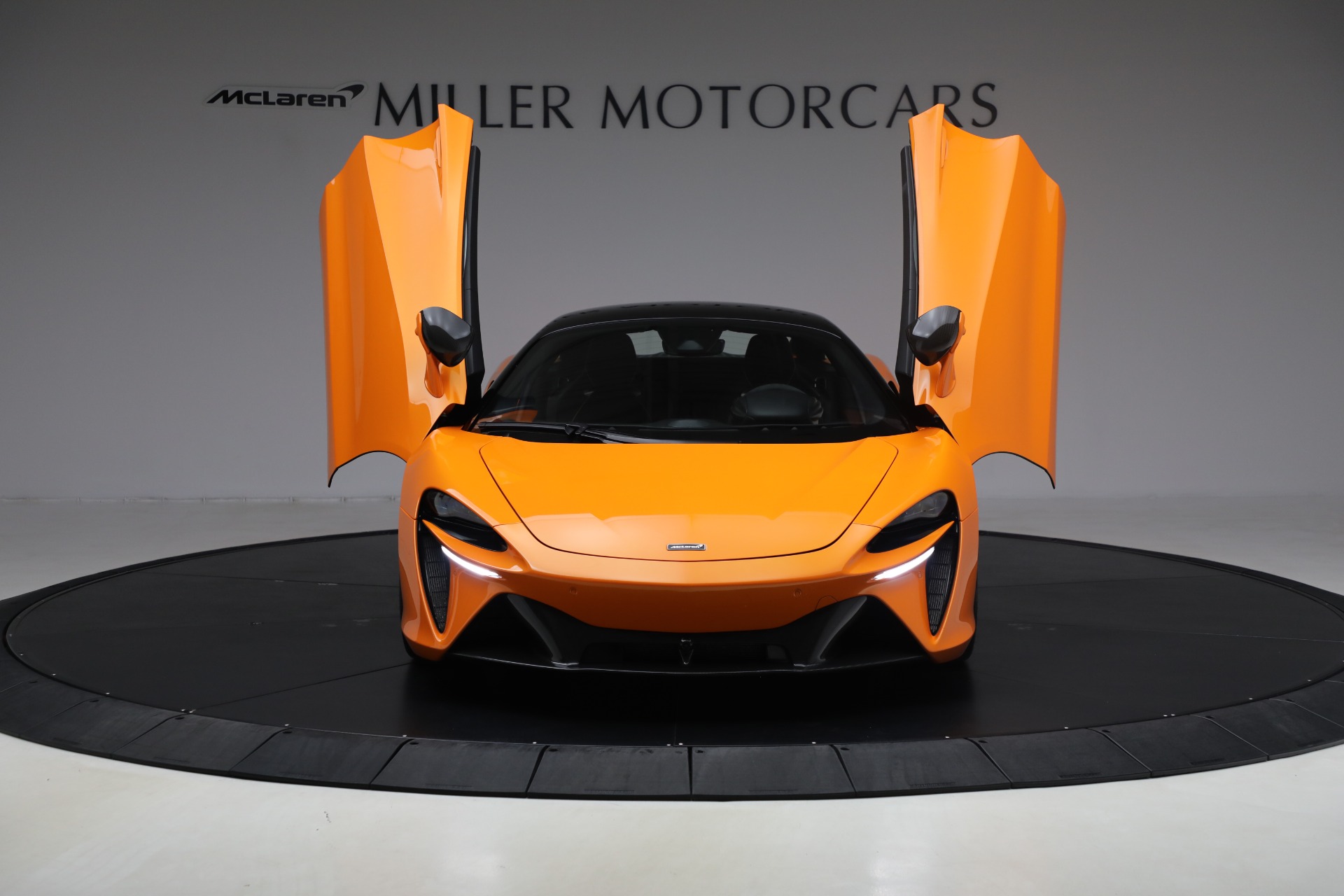 Used-2023-McLaren-Artura-Vision