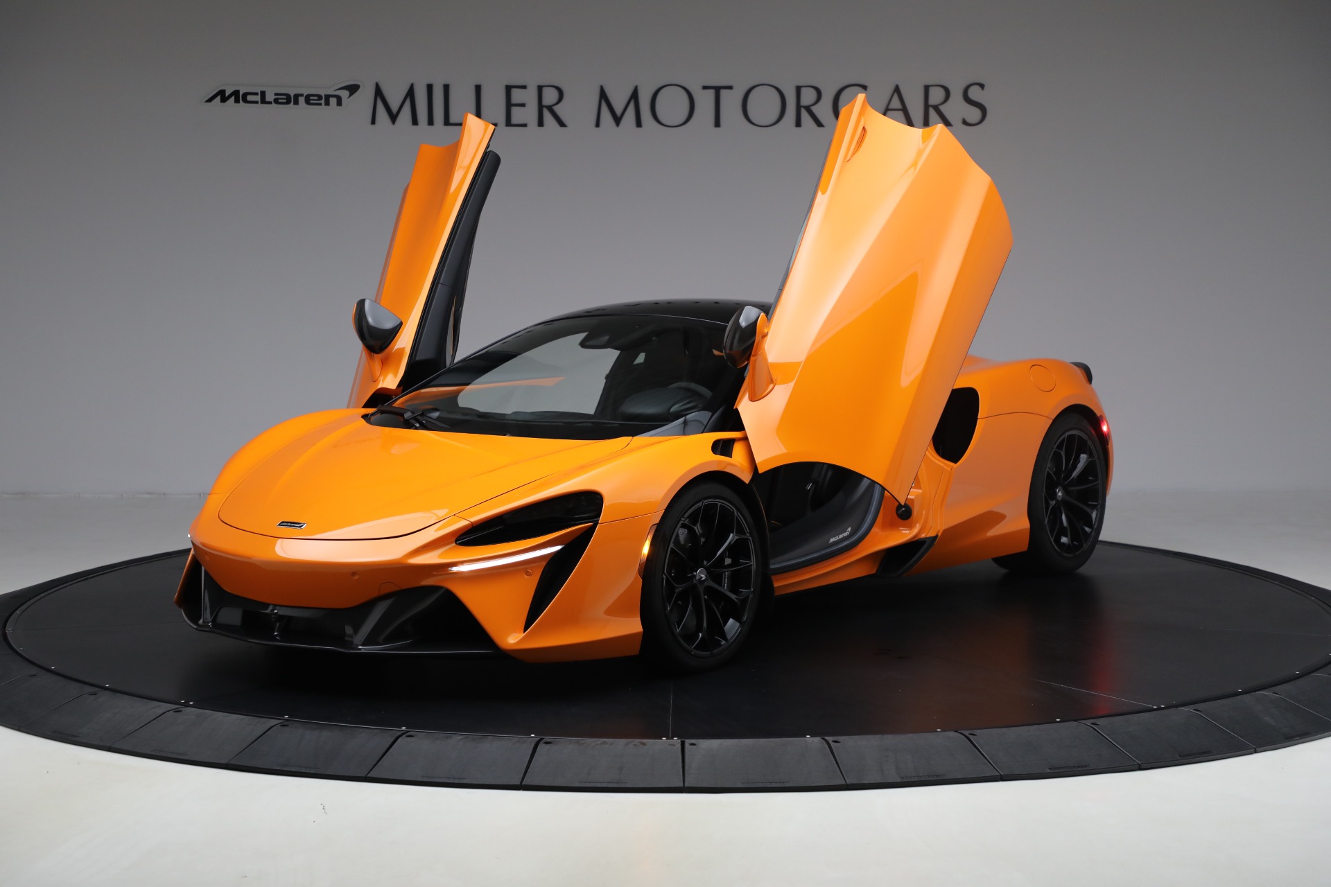 Used-2023-McLaren-Artura-Vision