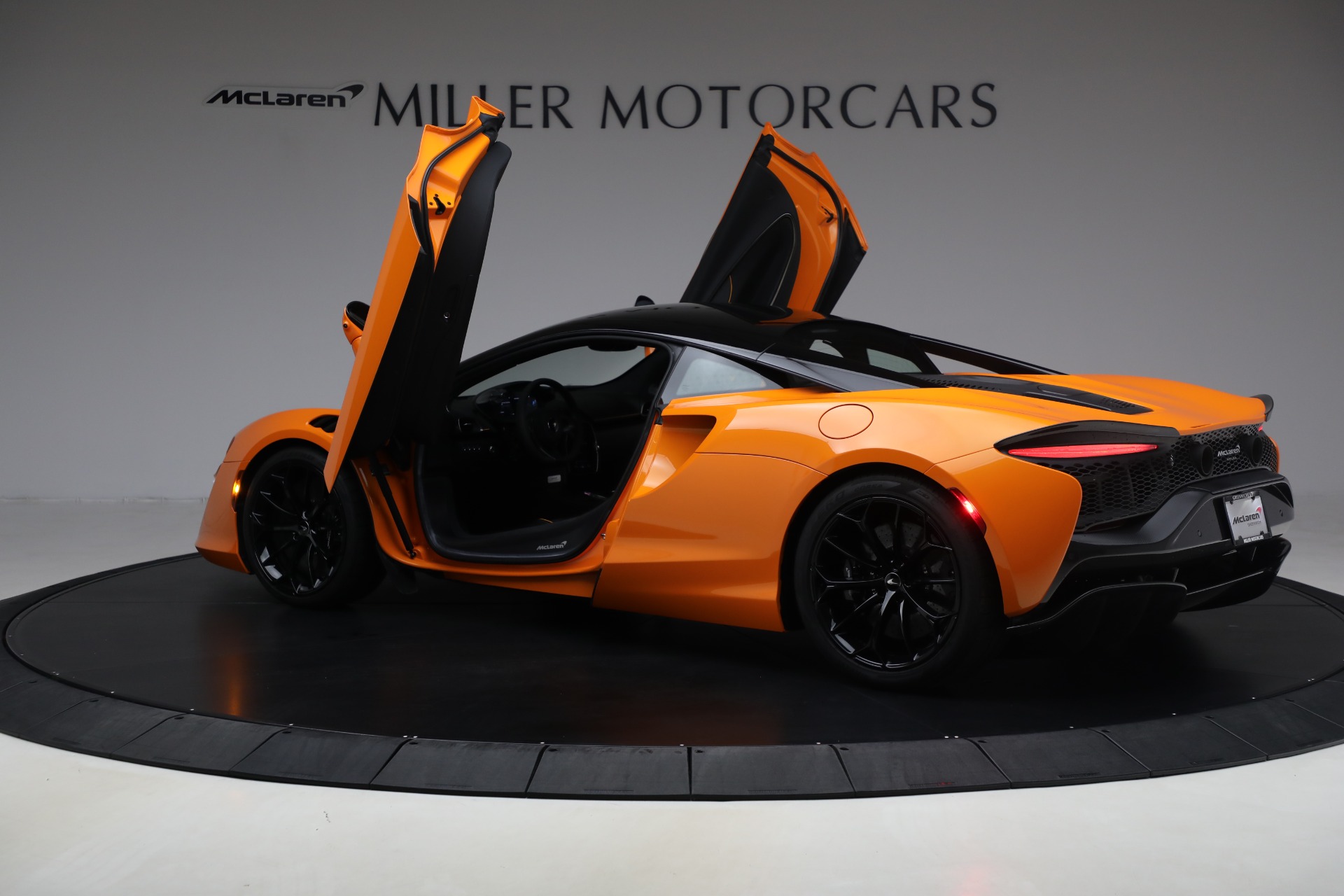 Used-2023-McLaren-Artura-Vision