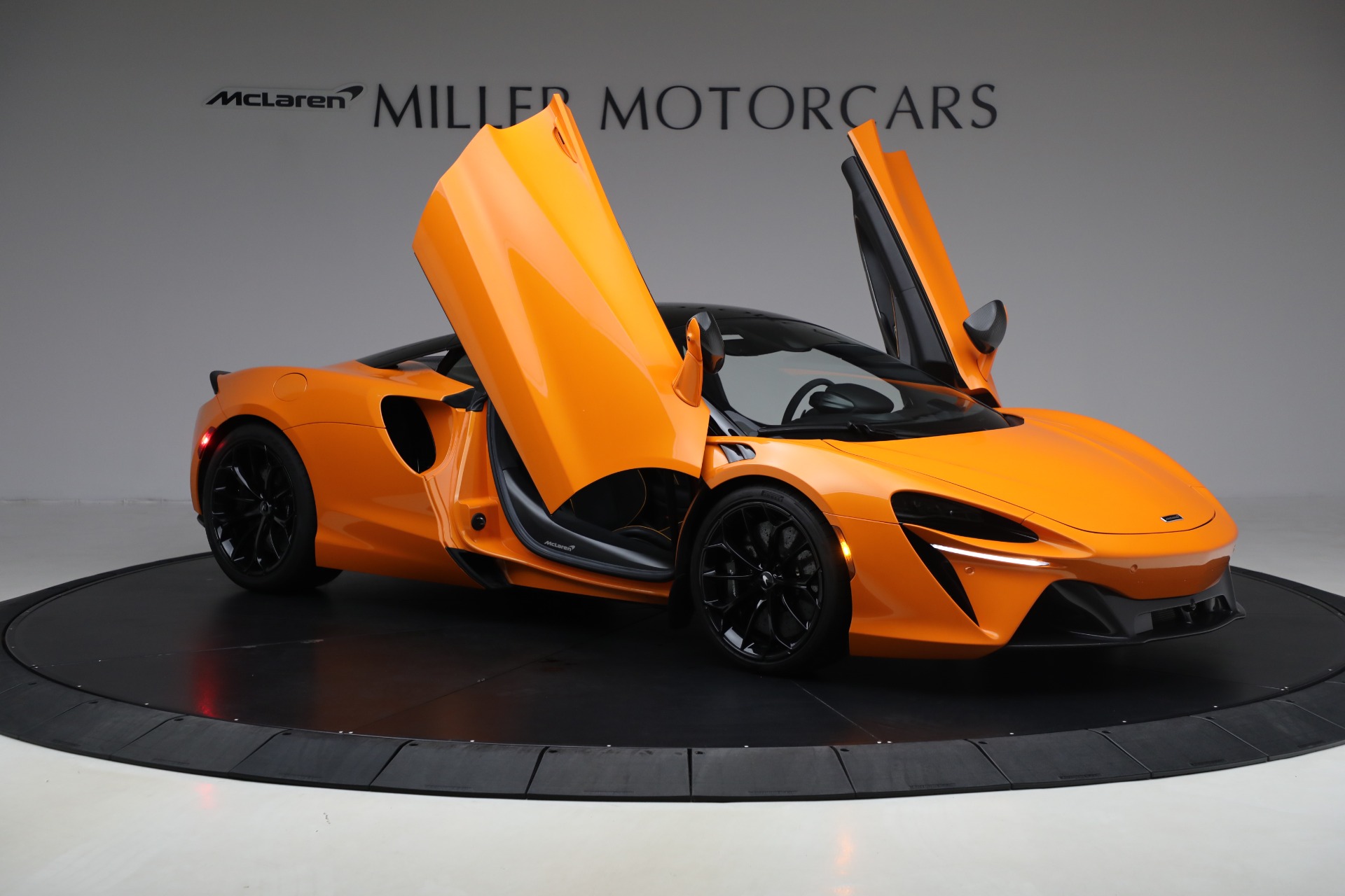 Used-2023-McLaren-Artura-Vision
