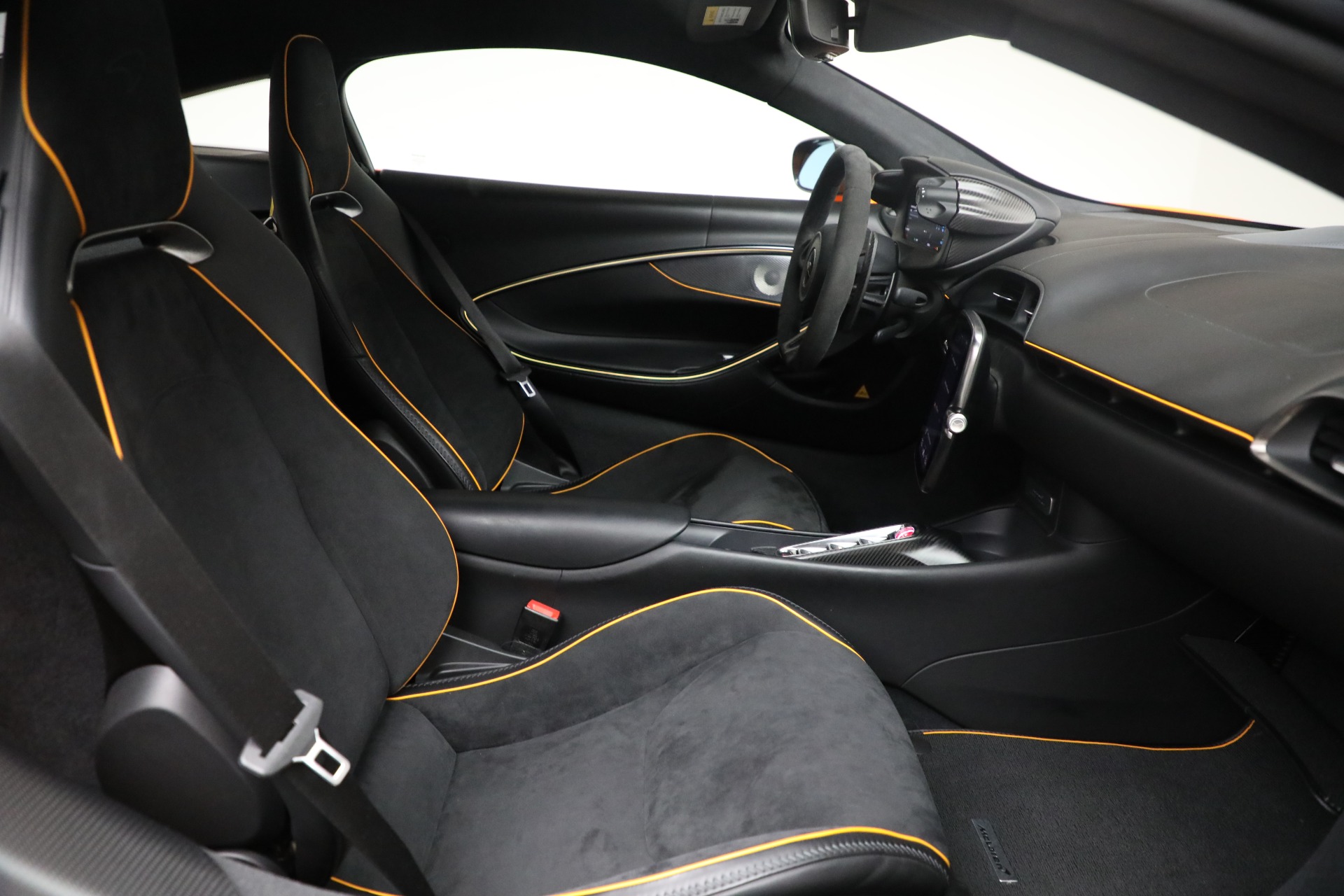 Used-2023-McLaren-Artura-Vision