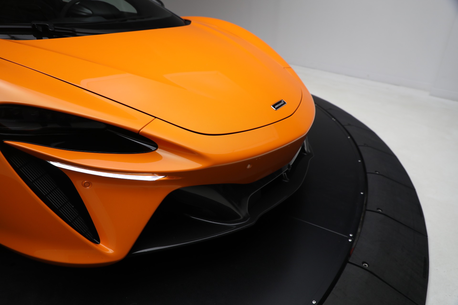 Used-2023-McLaren-Artura-Vision