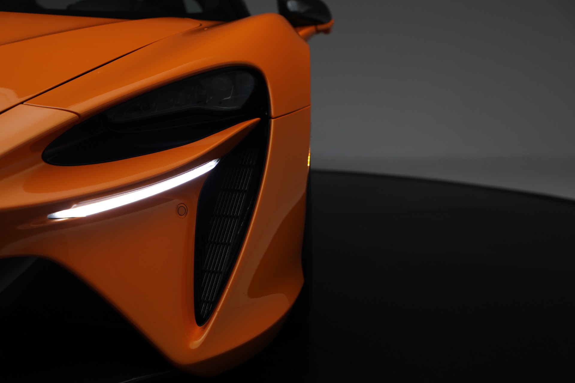 Used-2023-McLaren-Artura-Vision