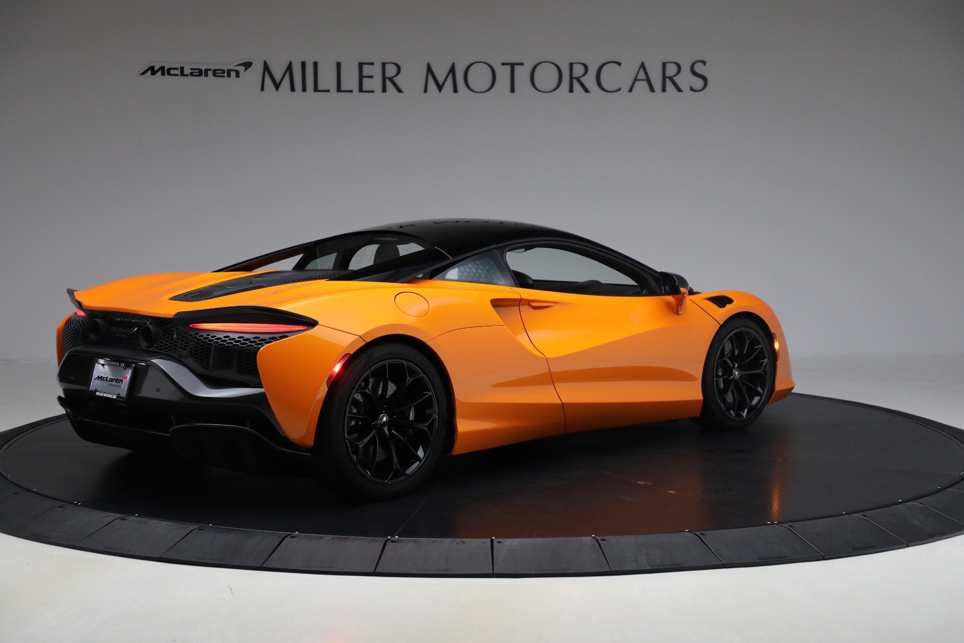 Used-2023-McLaren-Artura-Vision