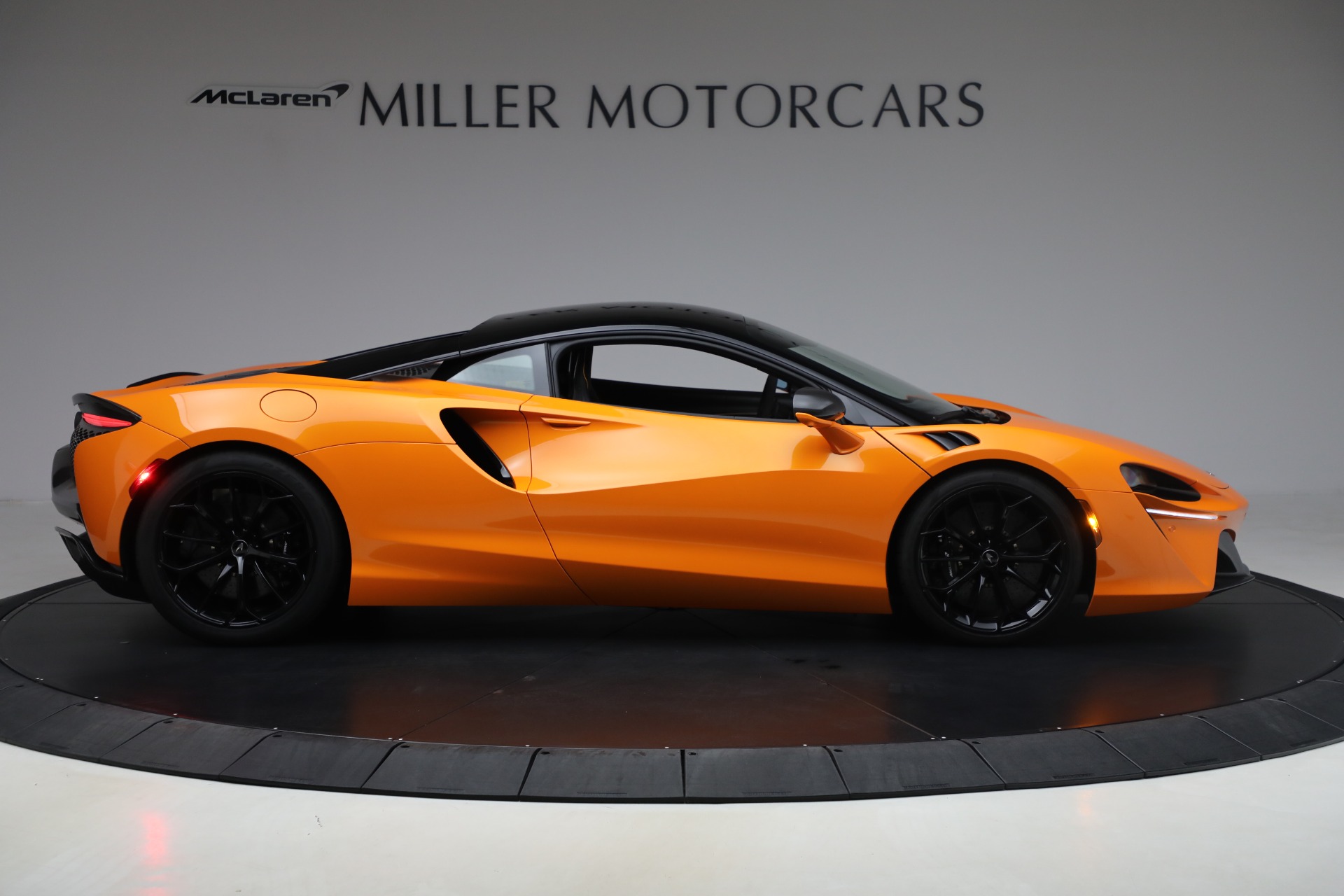 Used-2023-McLaren-Artura-Vision