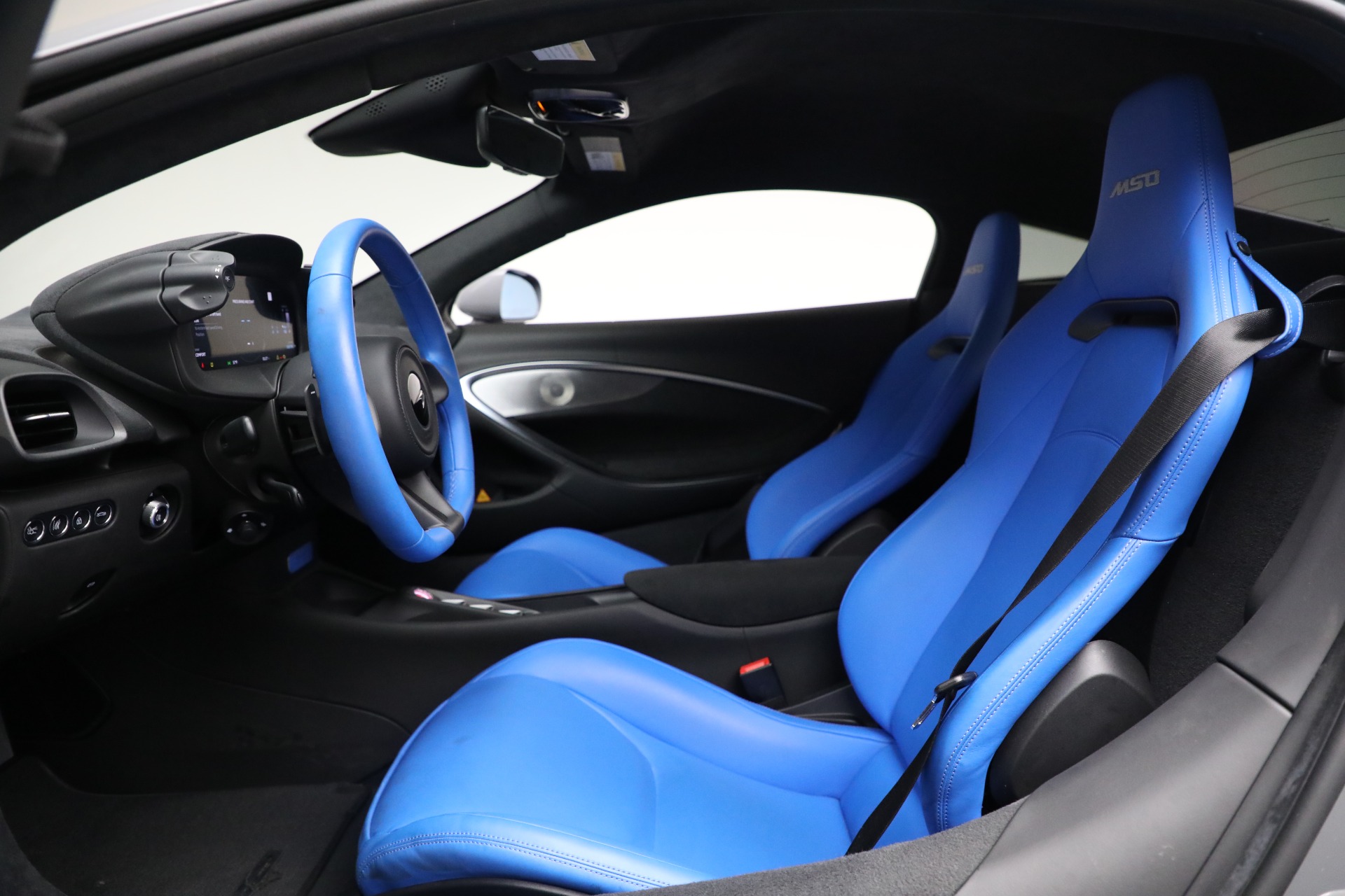 Used-2023-McLaren-Artura