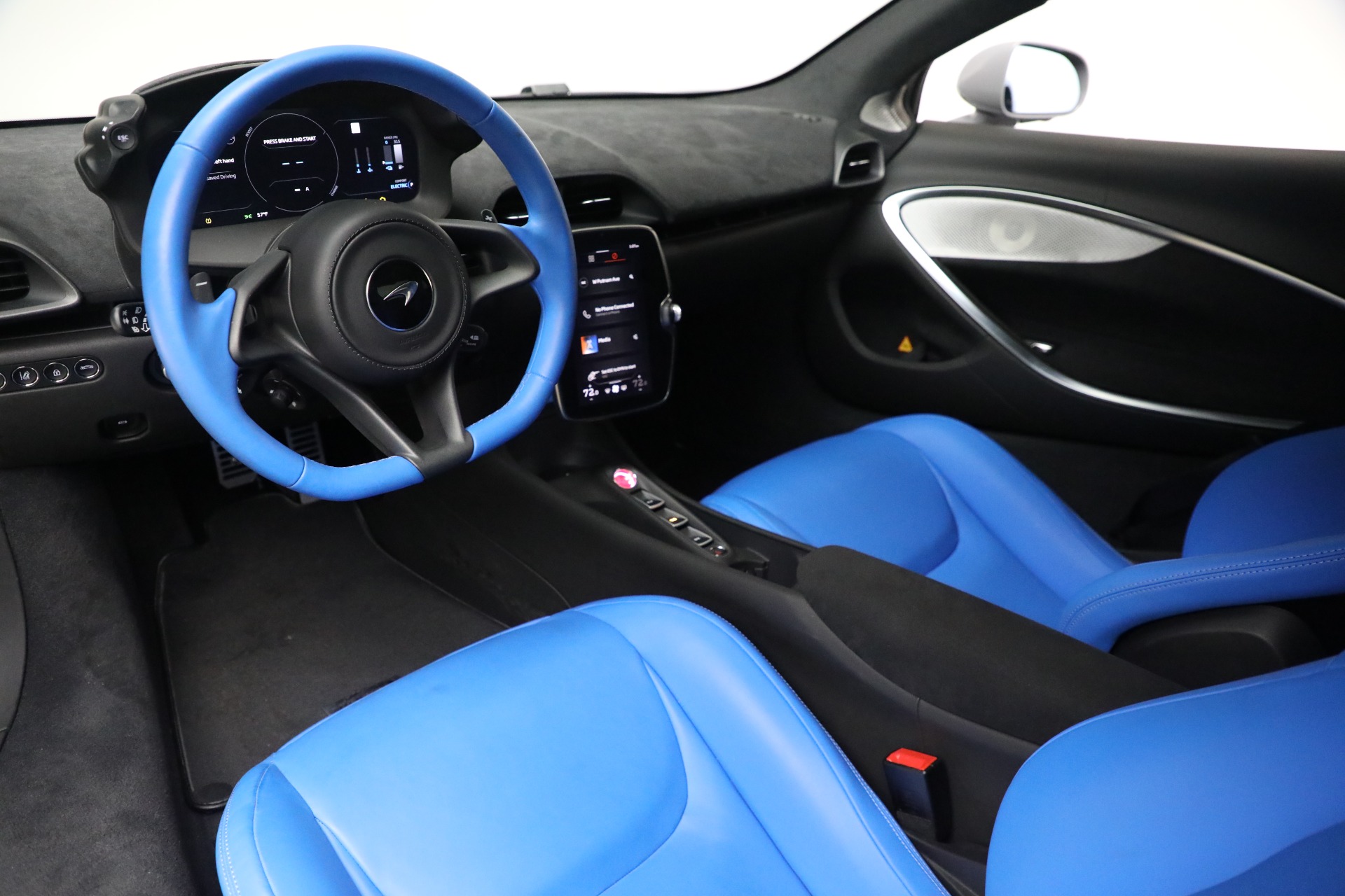 Used-2023-McLaren-Artura