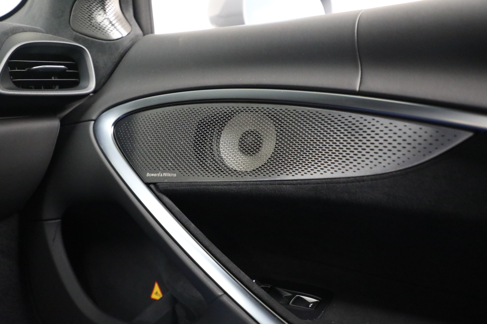 Used-2023-McLaren-Artura