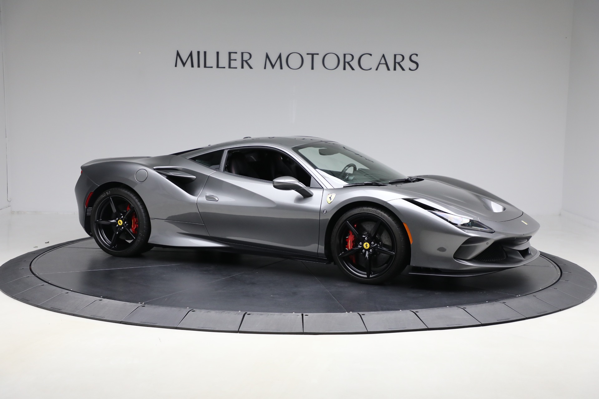 Used-2022-Ferrari-F8-Tributo