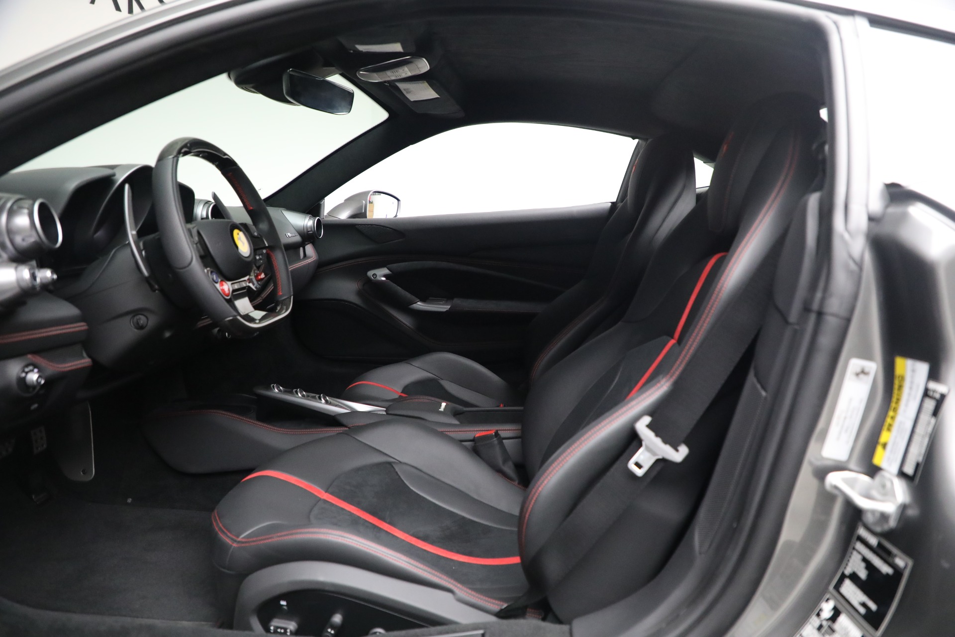 Used-2022-Ferrari-F8-Tributo