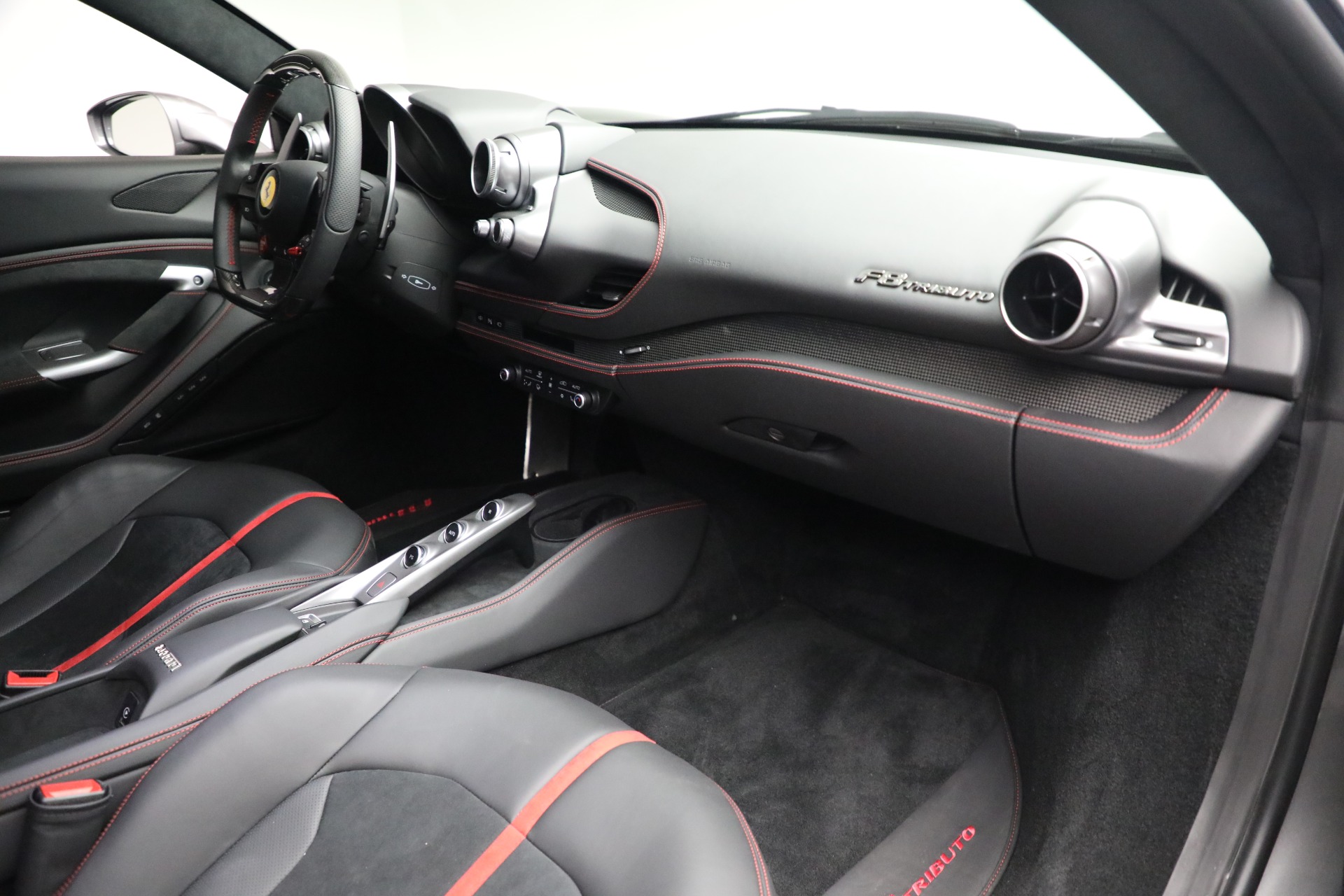 Used-2022-Ferrari-F8-Tributo