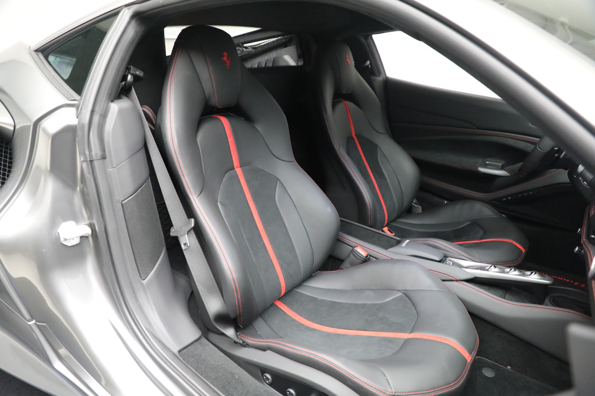 Used-2022-Ferrari-F8-Tributo