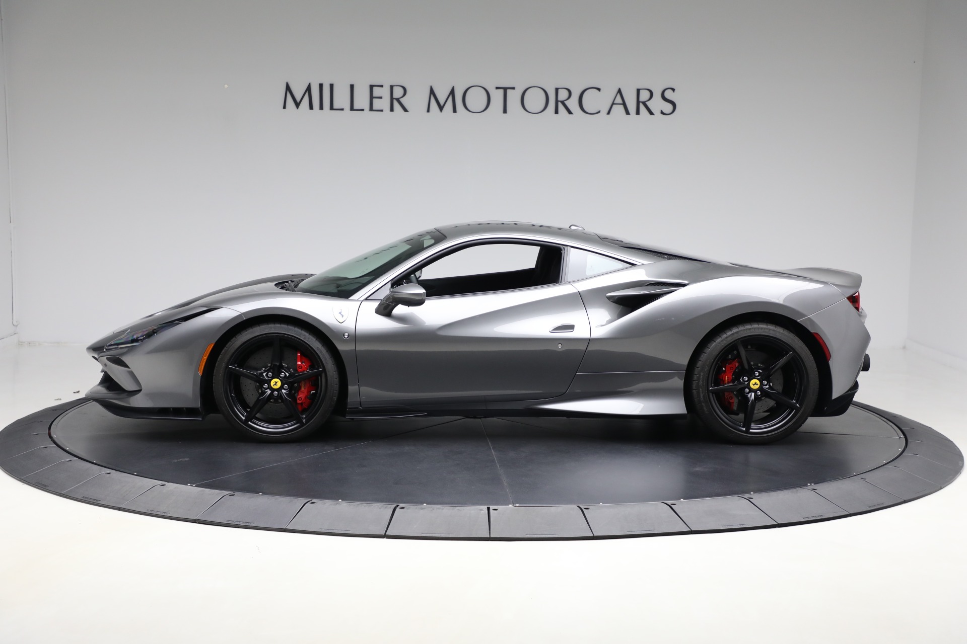 Used-2022-Ferrari-F8-Tributo
