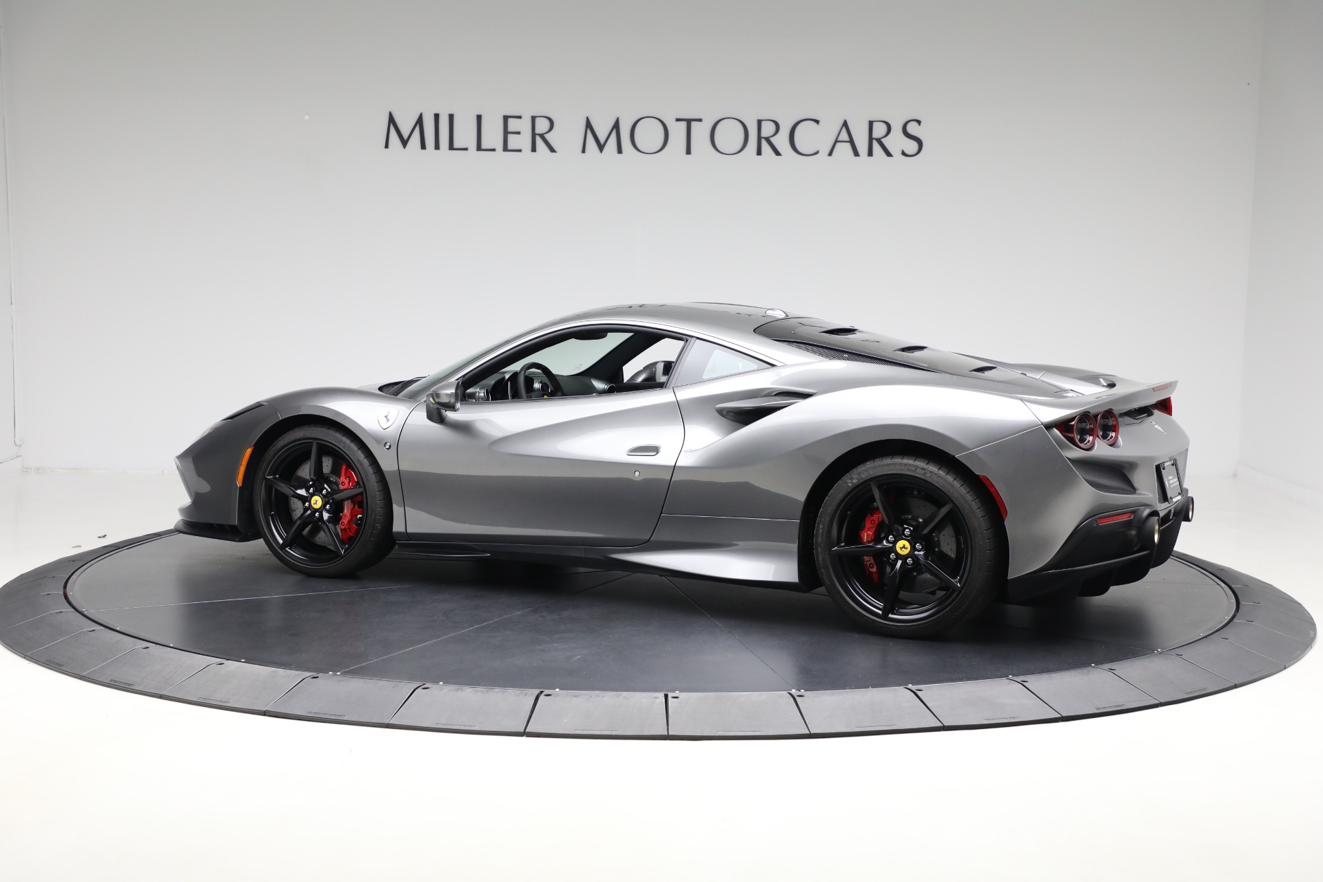 Used-2022-Ferrari-F8-Tributo