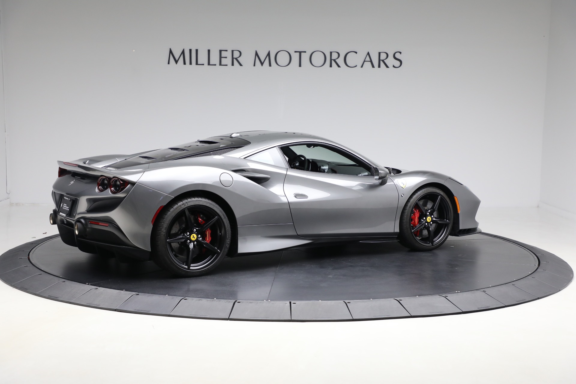 Used-2022-Ferrari-F8-Tributo