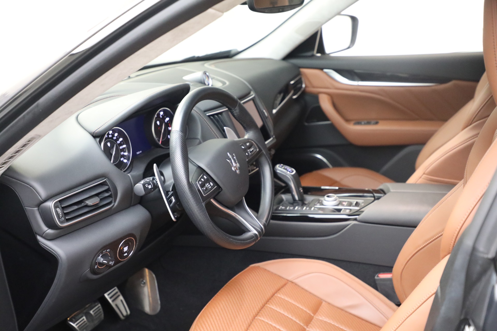 Used-2022-Maserati-Levante-Modena