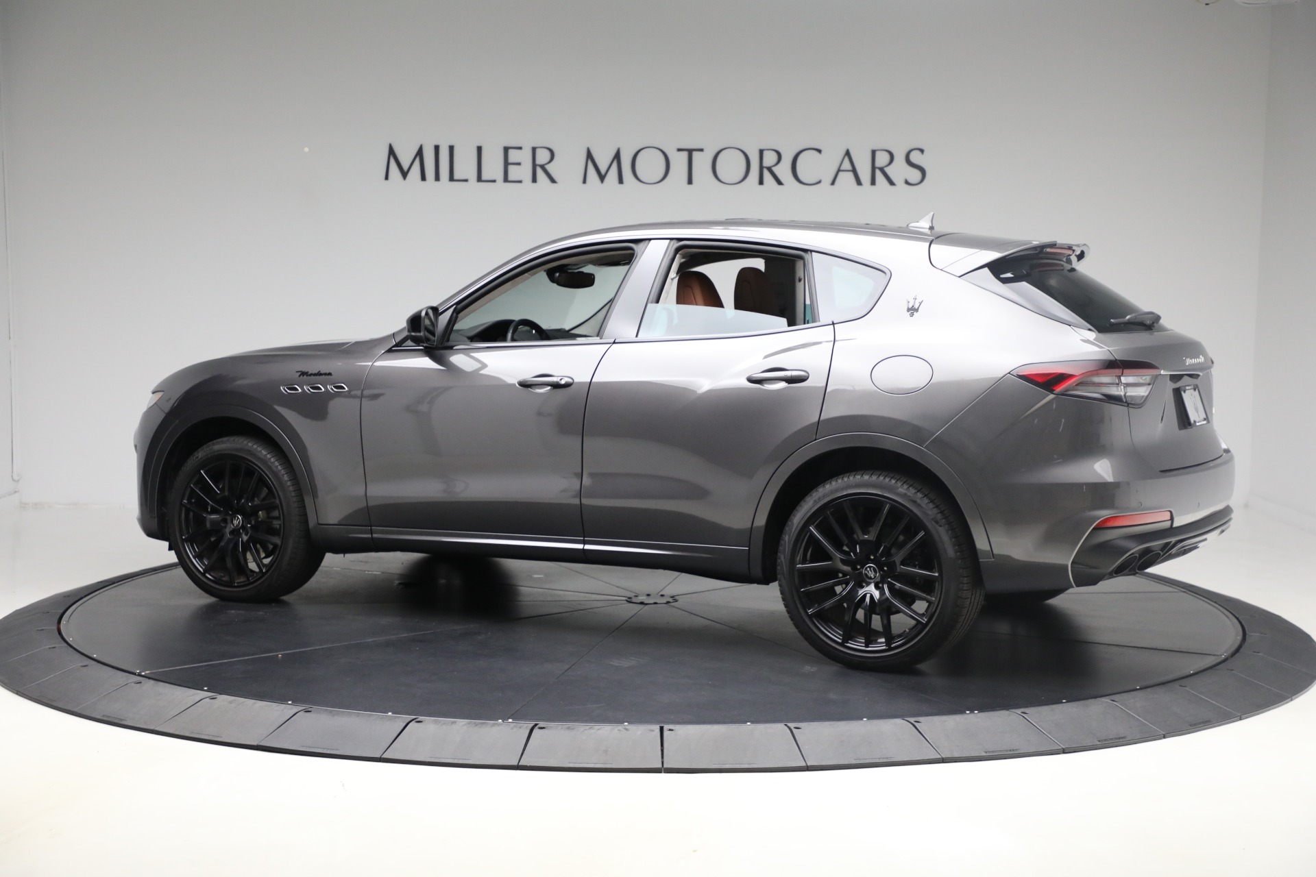 Used-2022-Maserati-Levante-Modena