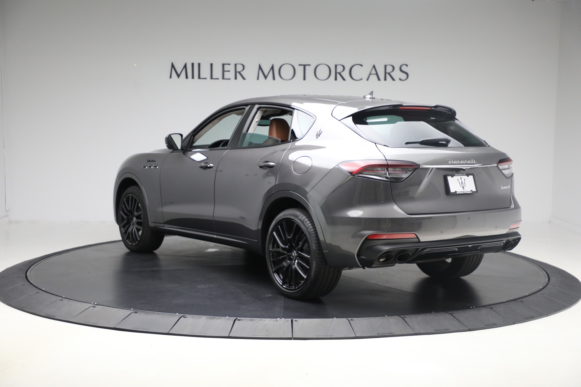 Used-2022-Maserati-Levante-Modena