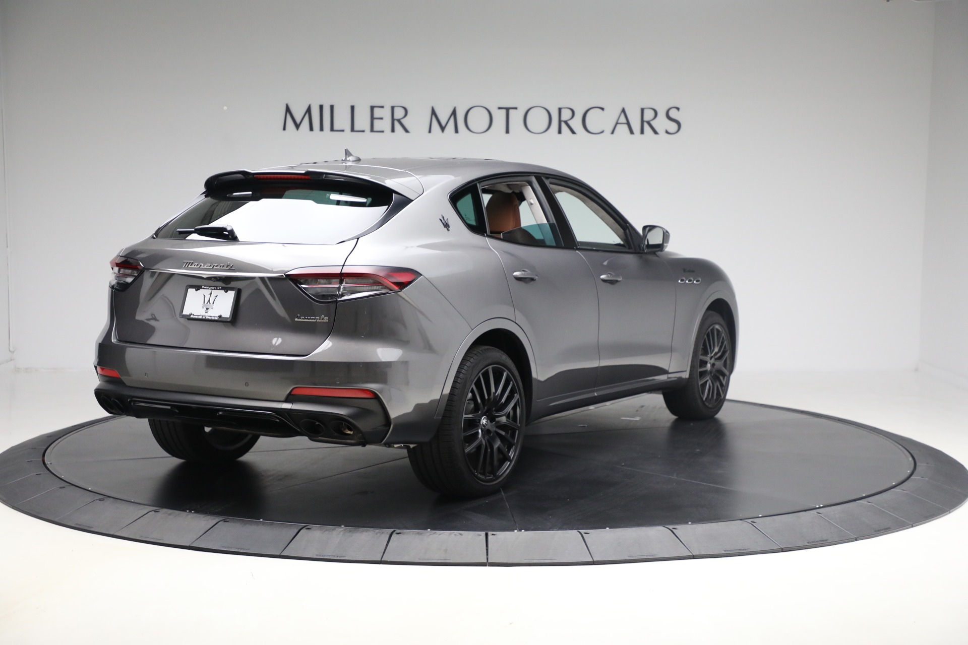 Used-2022-Maserati-Levante-Modena