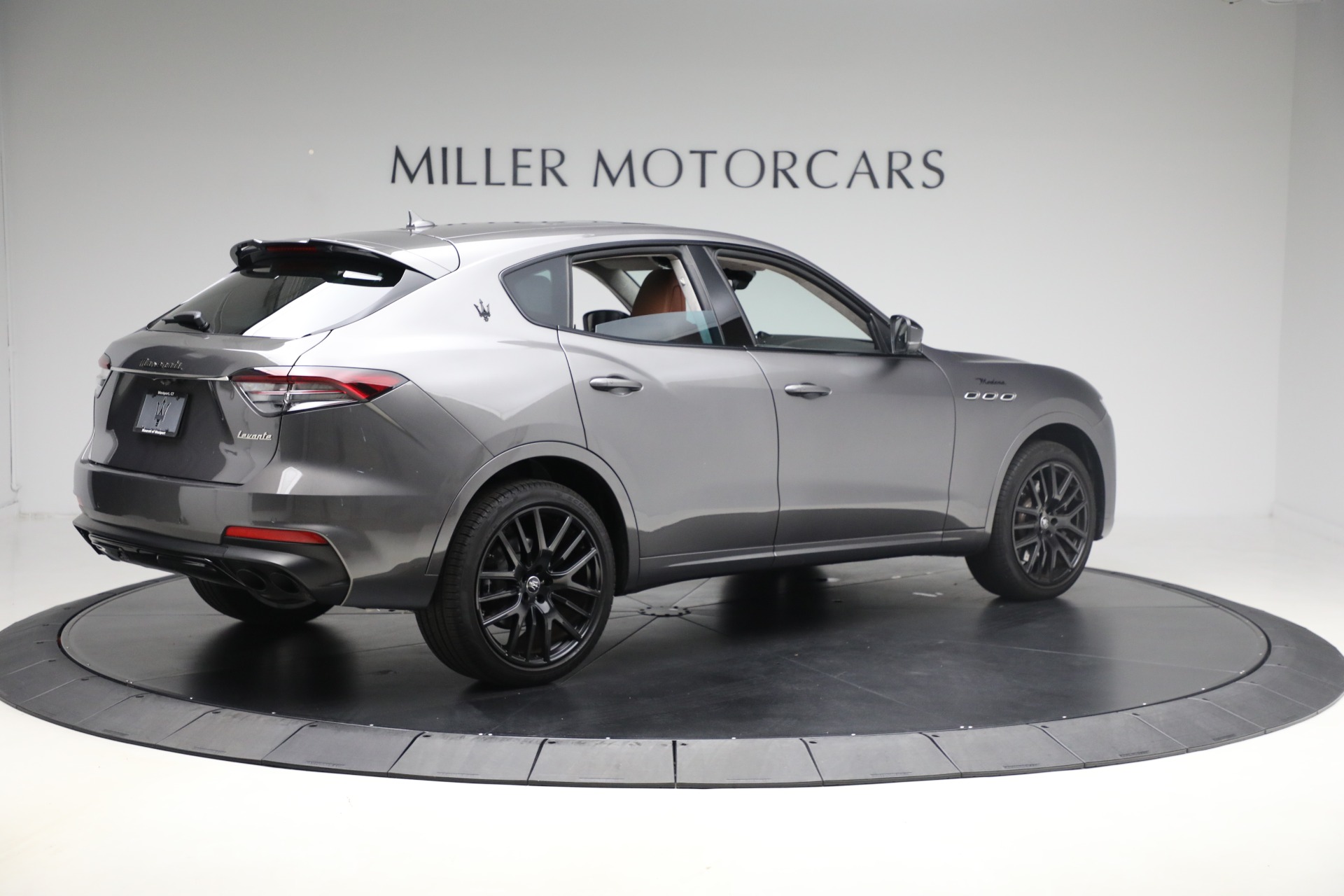 Used-2022-Maserati-Levante-Modena