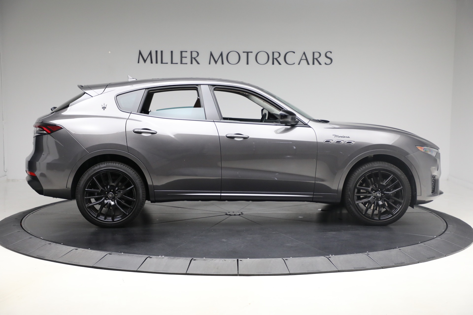 Used-2022-Maserati-Levante-Modena