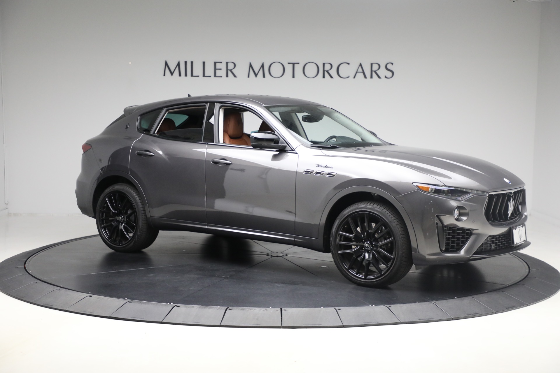Used-2022-Maserati-Levante-Modena