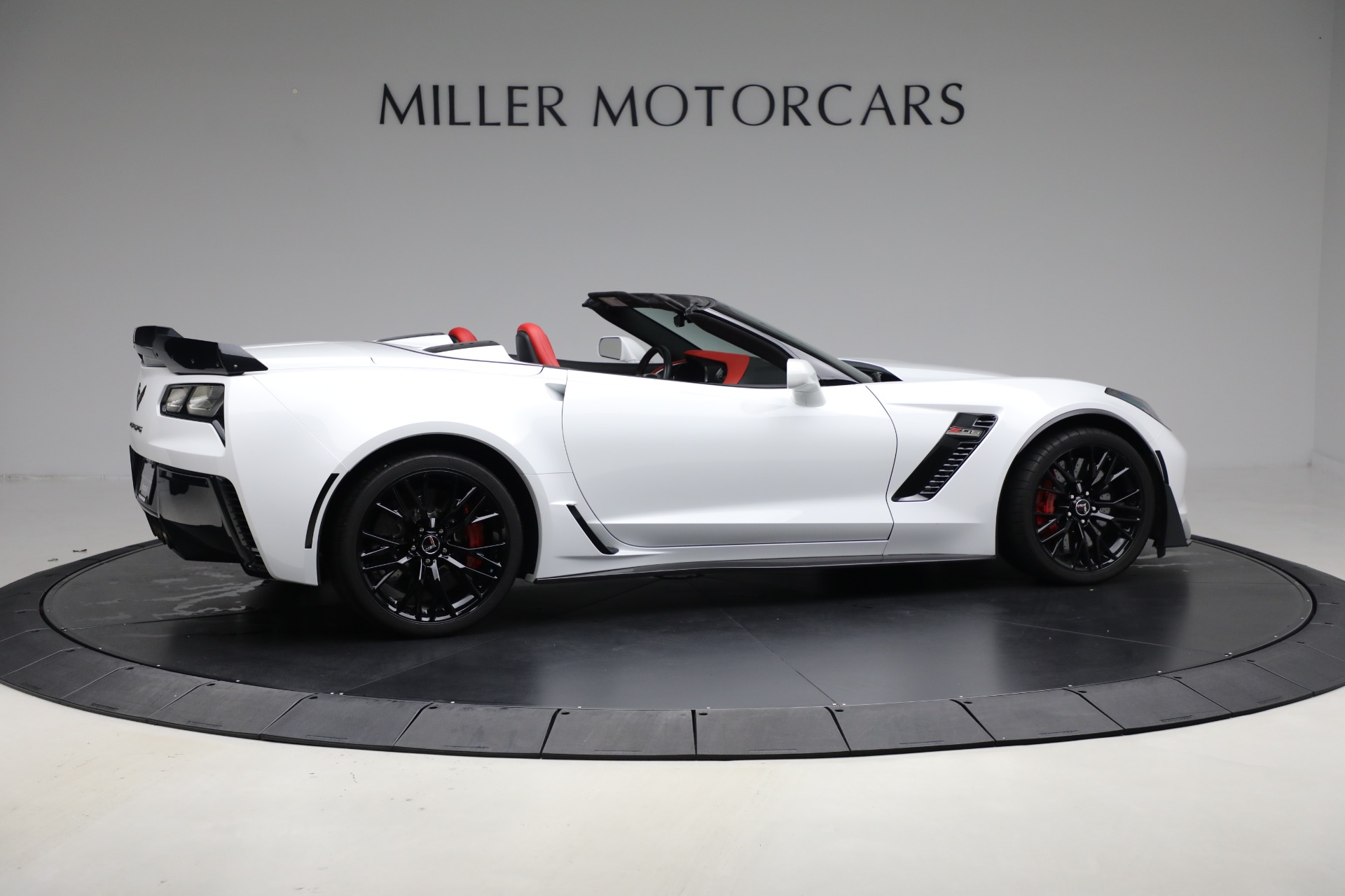 Used-2015-Chevrolet-Corvette-Z06