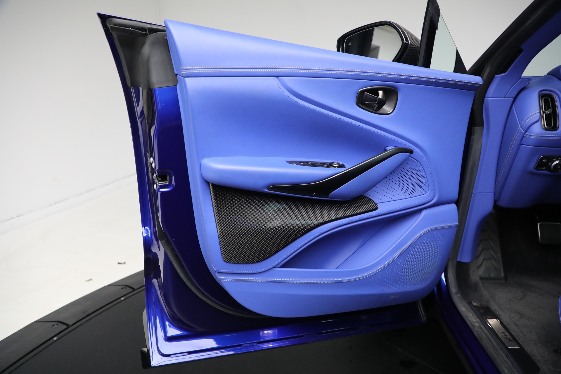 Used-2024-Aston-Martin-DBX-707