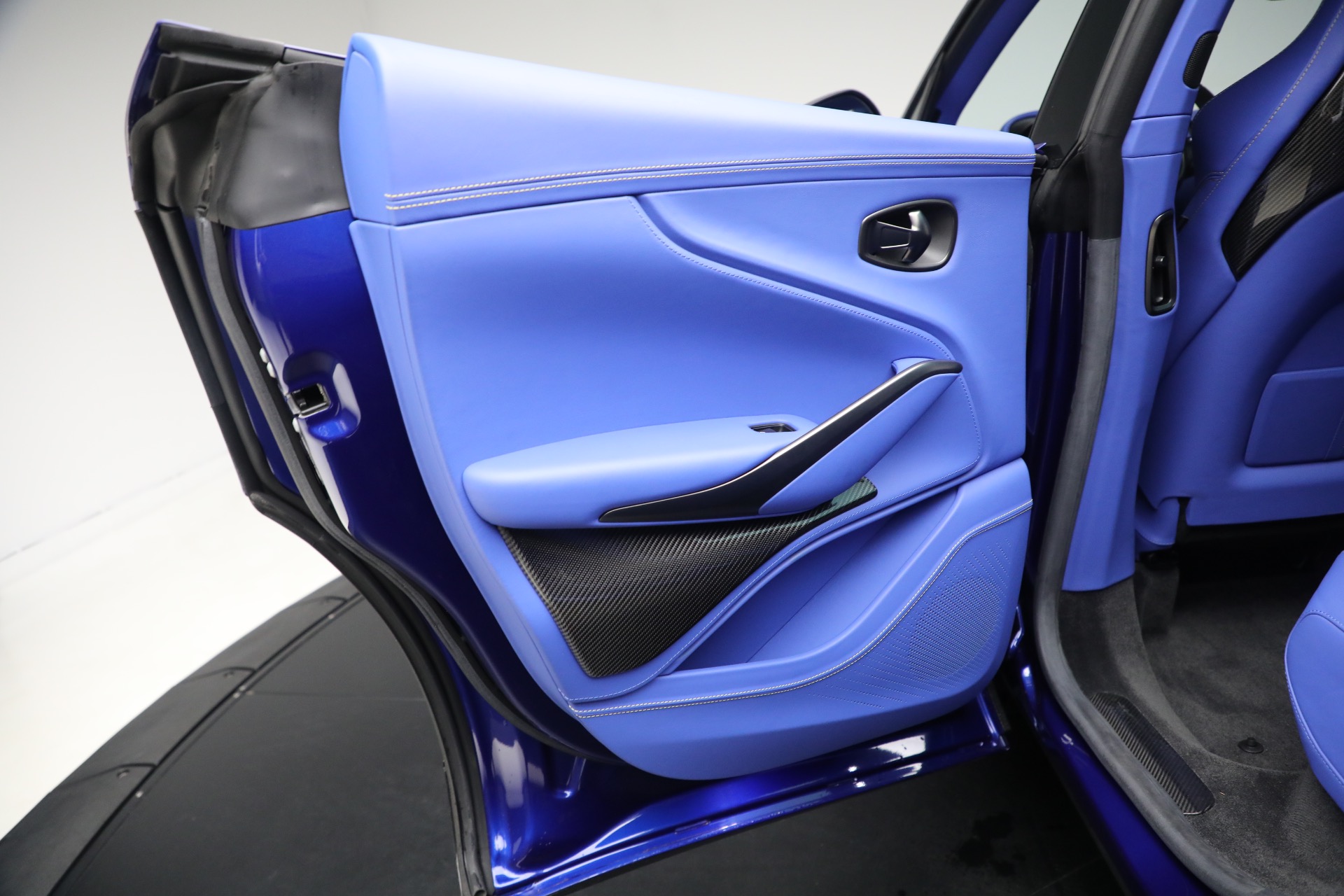 Used-2024-Aston-Martin-DBX-707