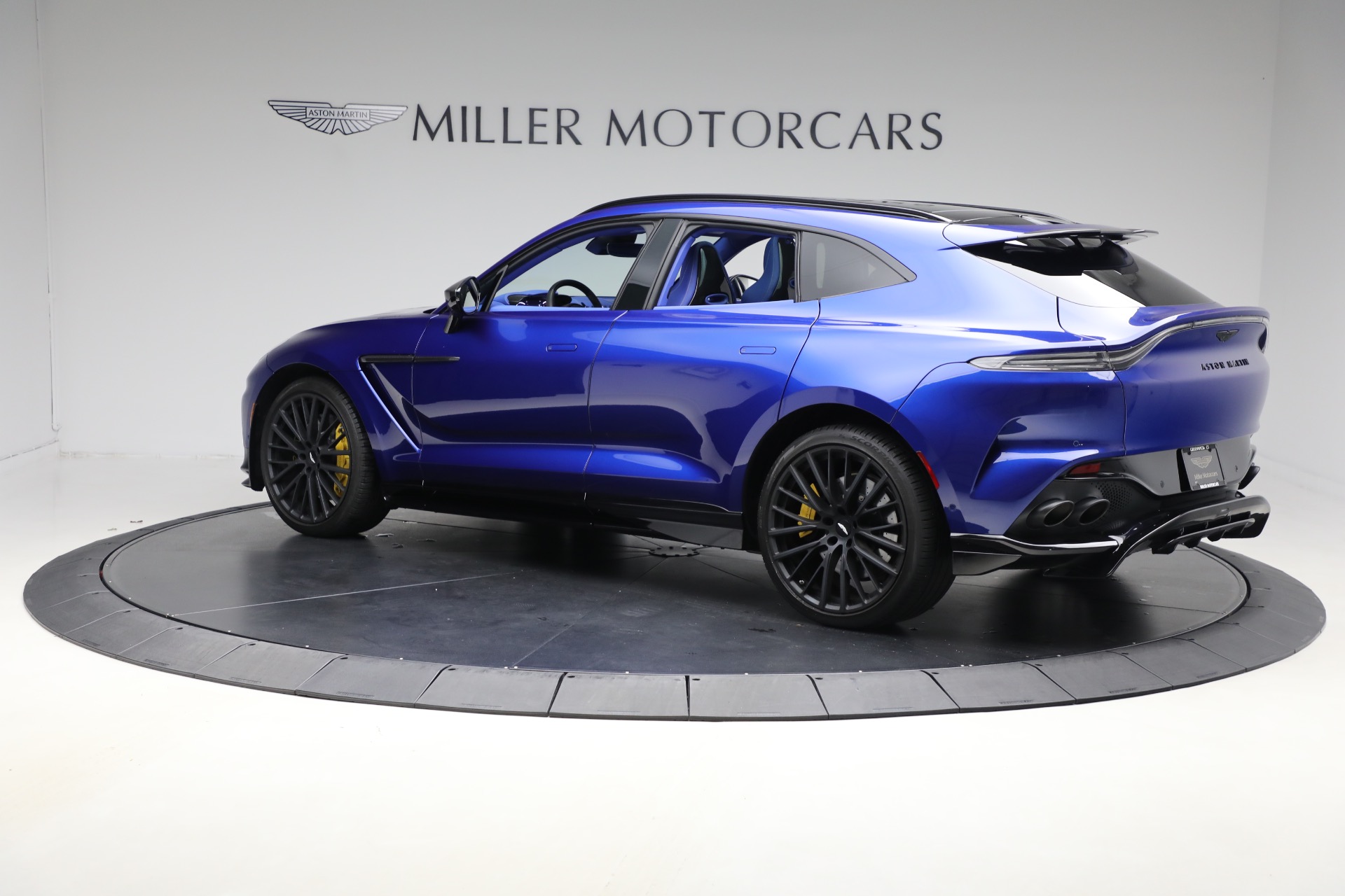 Used-2024-Aston-Martin-DBX-707